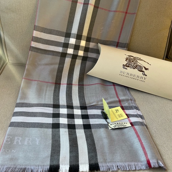 Burberry Gray and Black Classic Scarf - Picture 1 of 8